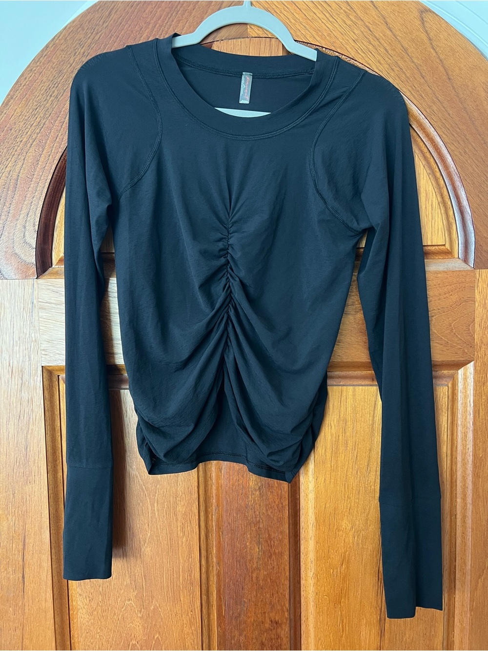 FP Movement Tempo Ruched UV Protection Long Sleeve NWOT Size Large RT $50 Black